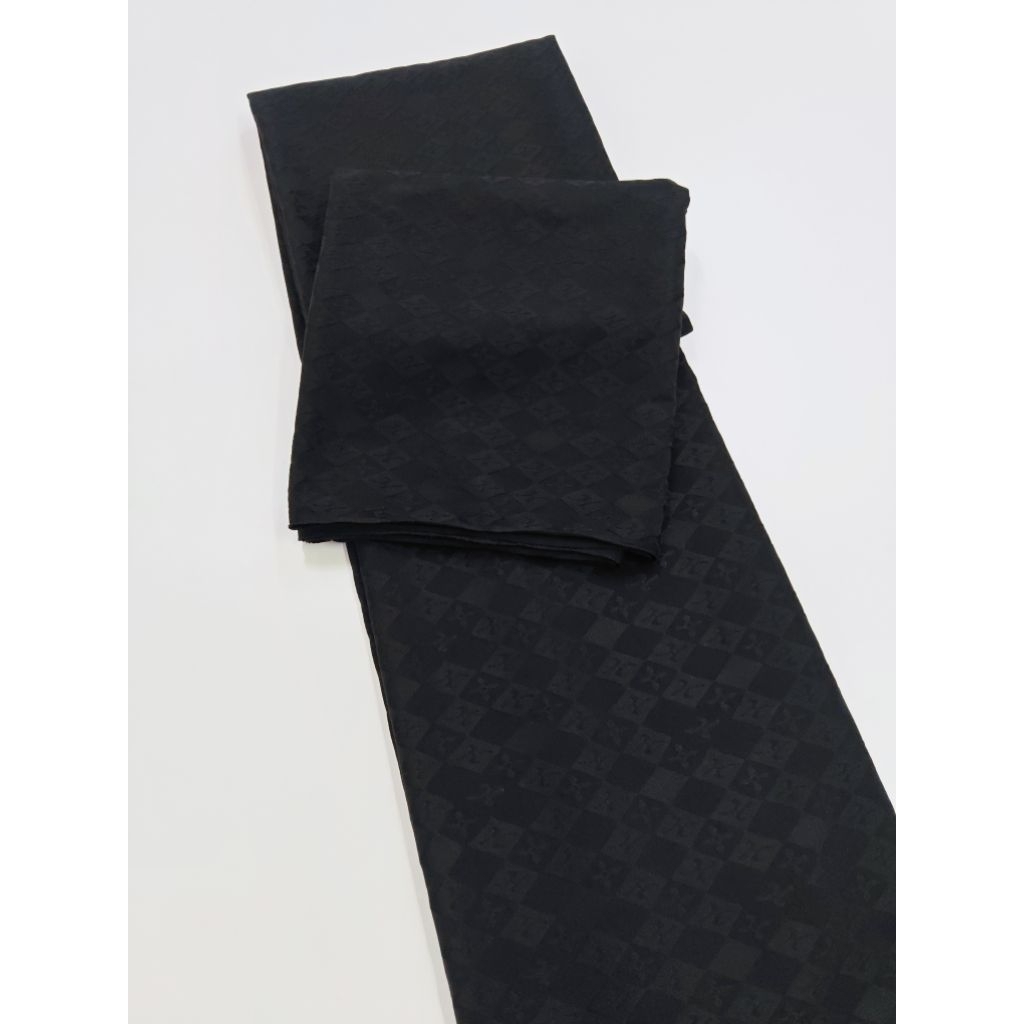 ผ้าสแปนเด็กซ์ ปั๊มนูน เนื้อนุ่มมาก ยืด หนา สวย หรู ลายไฮโซ ตัดเสื้อตัดกางเกงได้ หน้ากว้าง 170 cm มี 3 สี  #ผ้าเมตร - รูปที่ 2