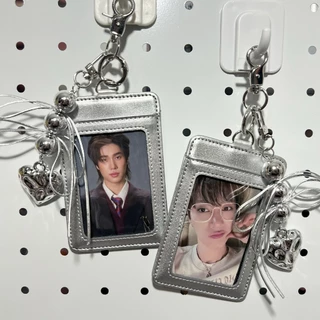 (พร้อมส่ง) เฟรมการ์ดหนังสีเงิน พร้อมพวงกุญแจจี้หัวใจ เฟรมการ์ดพวงกุญแจ ที่ใส่บัตร - ร้านไทย