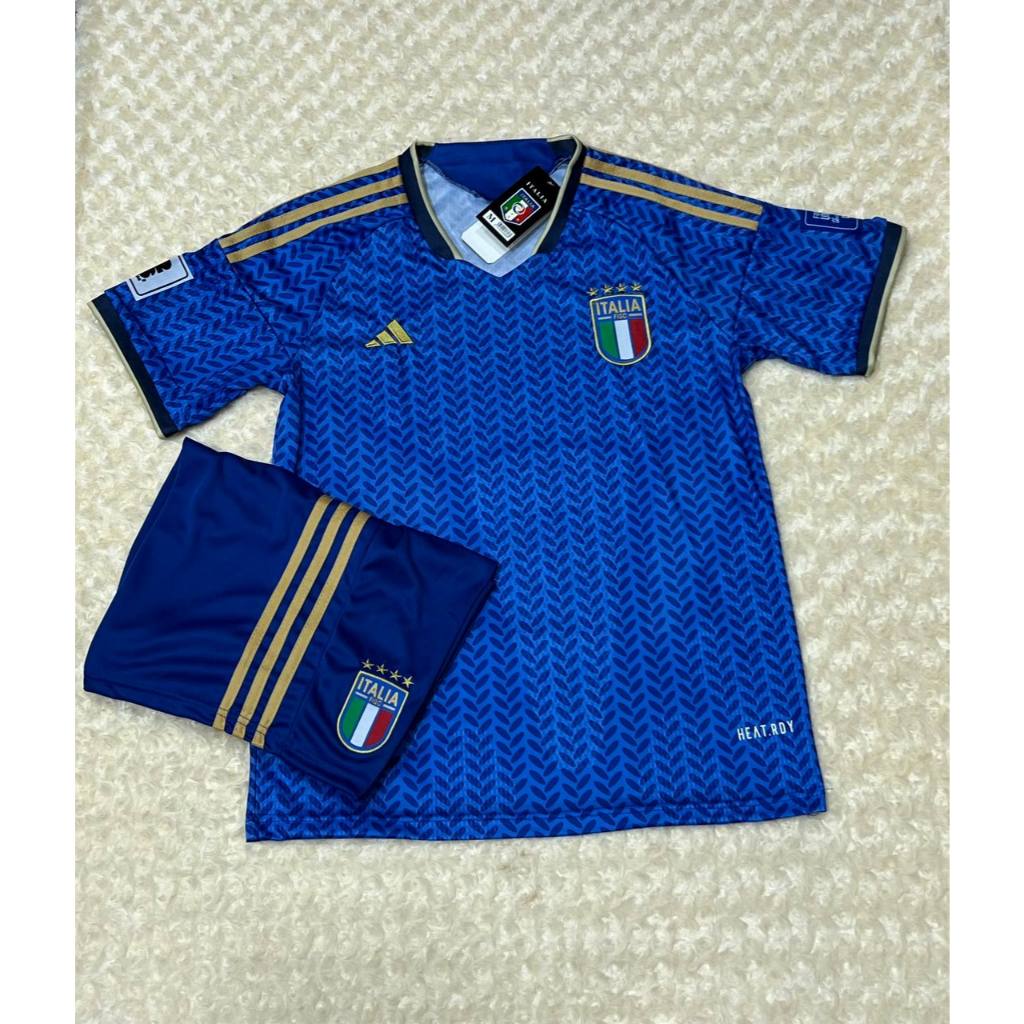 ชุดเสื้อผ้ากีฬา ทีมชาติอิตาลี แขนสั้น Italy.Bule 2025/26 ชุดฟุตบอลผู้ใหญ่ ได้ทั้งชุด เสื้อพร้อมกางเกง ใหม่ล่าสุด