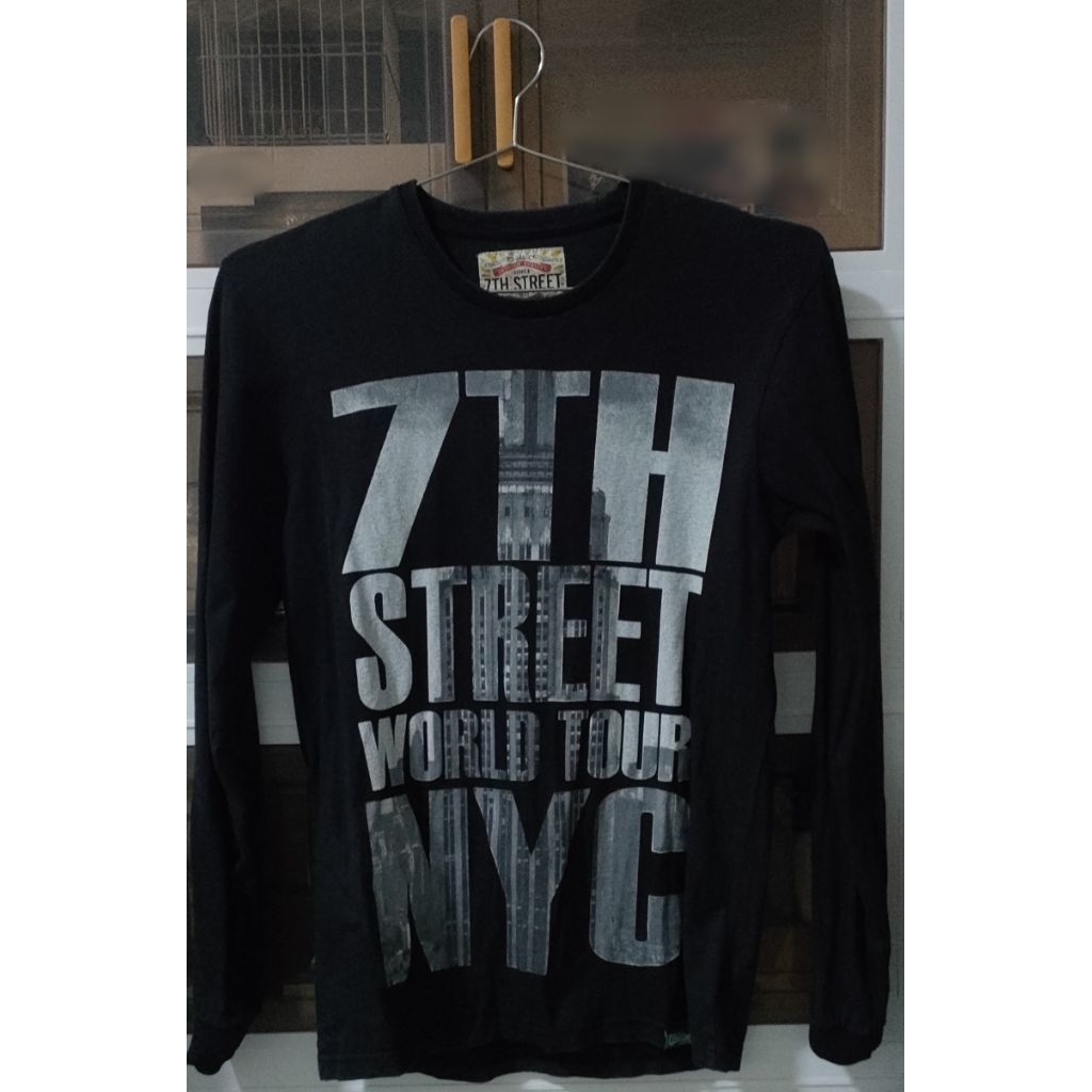 (มือสอง) เสื้อยืดแขนยาว 7th Street
