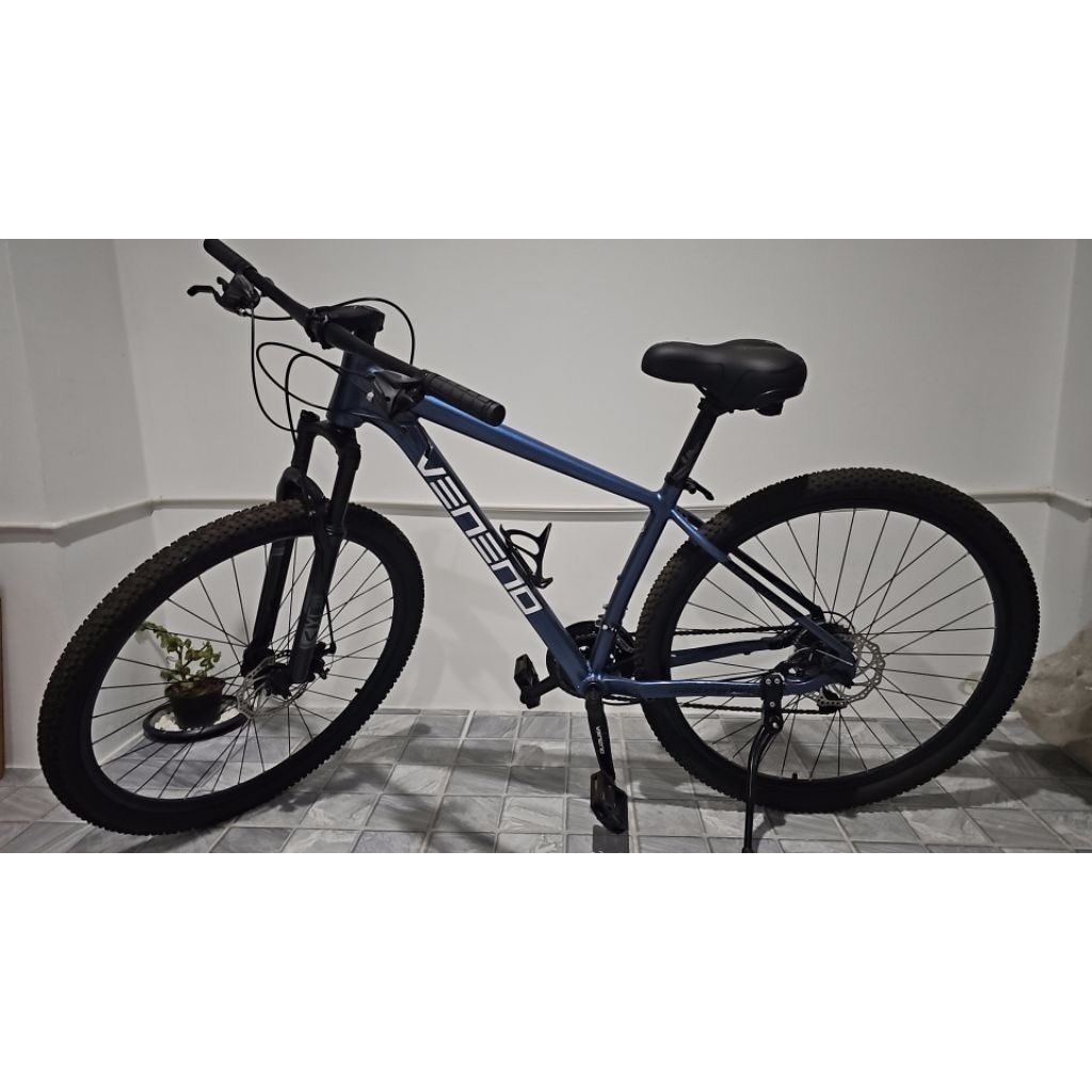 PINELLI รุ่น Veneno X7