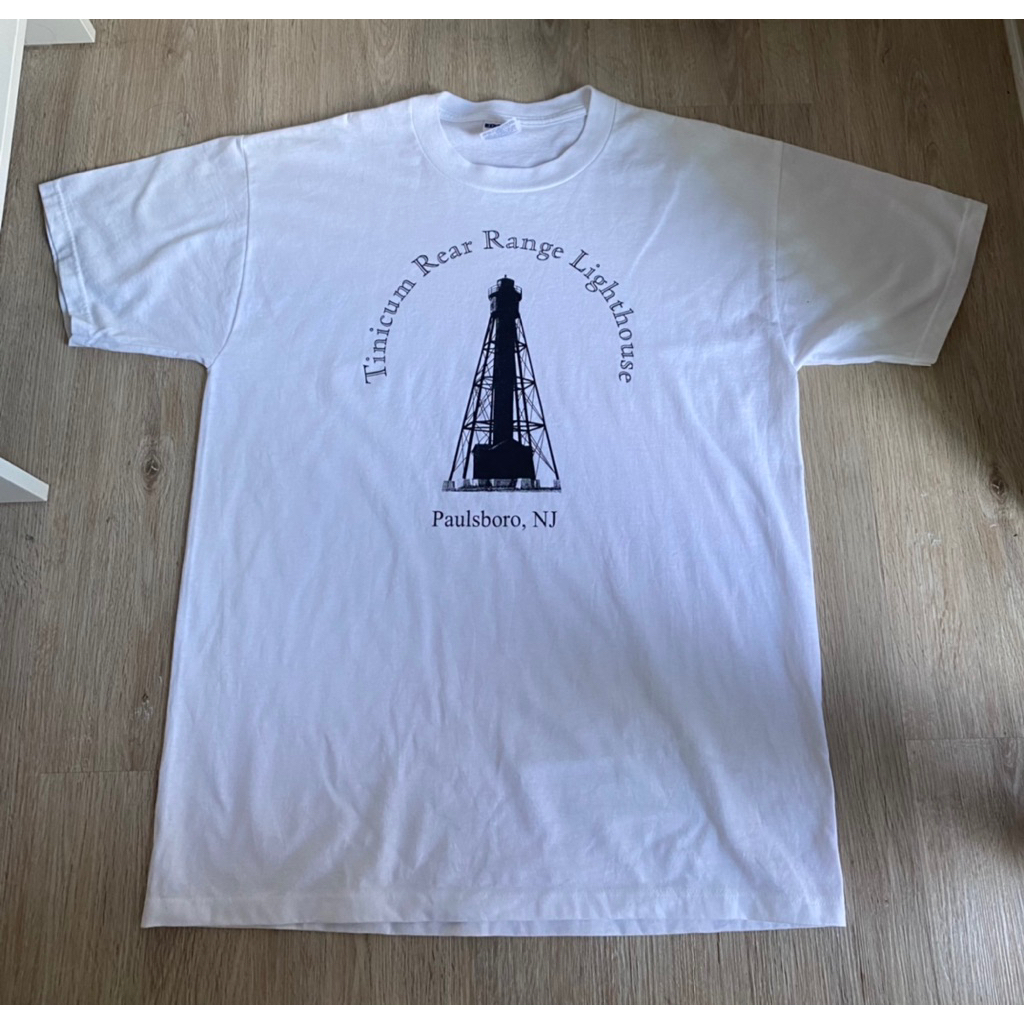 รหัสB3 วินเทจTinicum Rear Range Lighthouse -Jerzees mde in u.s.a ขนาด: อก 42นิ้ว ยาว 29.5นิ้ว  ตำหนิ