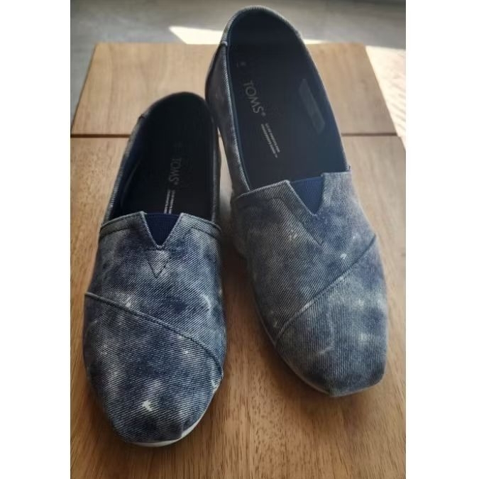 TOMS สียีนส์ ของแท้ สภาพดีมาก (มือสอง) 💙🩵