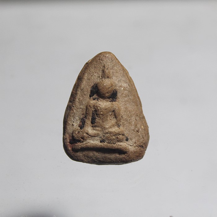 PM411พระนางพญา กลีบบัว เนื้อดิน ไม่ทราบที่ สภาพตามรูป