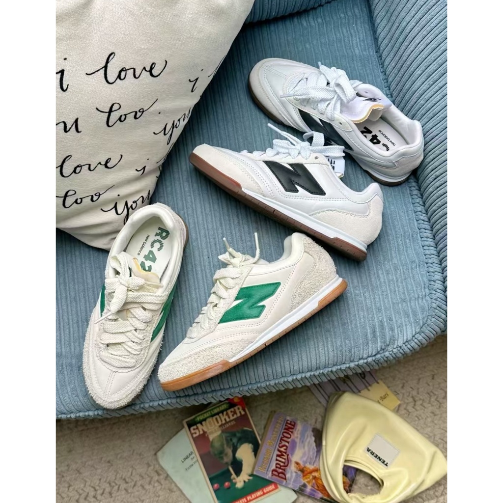 【ของแท้100%】New Balance NB RC42 รองเท้า กันลื่นและทนต่อการสึกหรอ รองเท้ากีฬาสำหรับชายหญิง