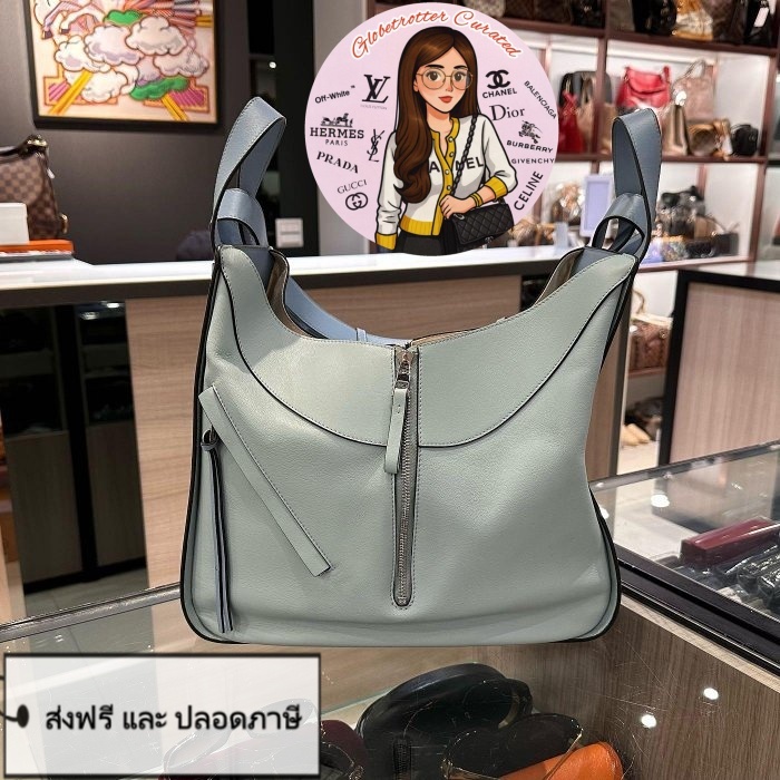 LOEWE HAMMOCK Medium กระเป๋าหนังวัวสองโทนสีน้ำเงิน ฮาร์ดแวร์สีเงิน ทรงเปล สะพายไหล่/เฉียง