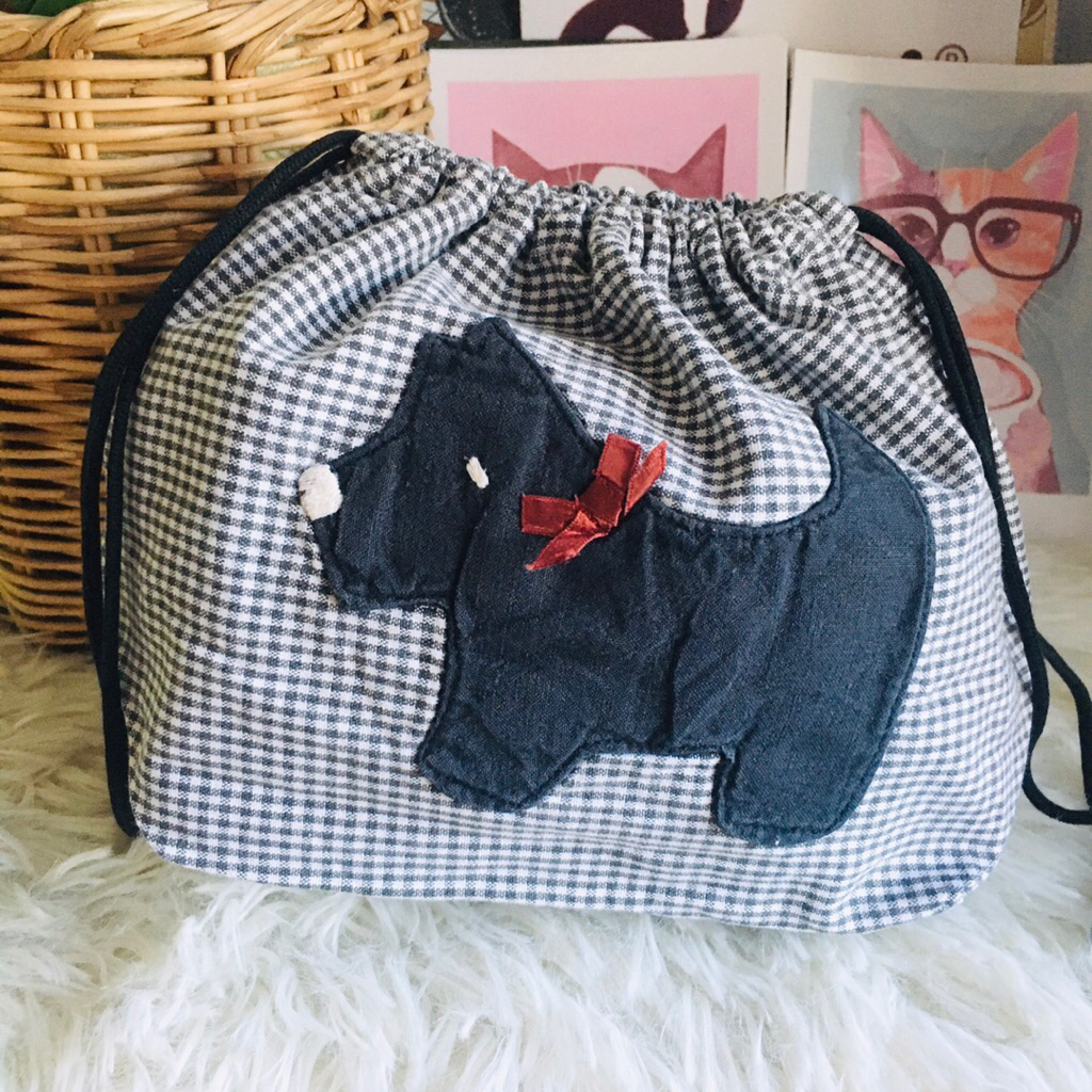 มือสอง• ถุงผ้าหูรูด Dog •Pastel Time