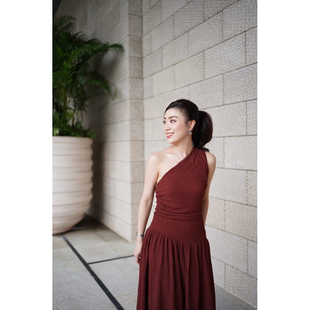 Asymmetrical dress เดรสไปงาน เดรสไหล่เดียว basicselected
