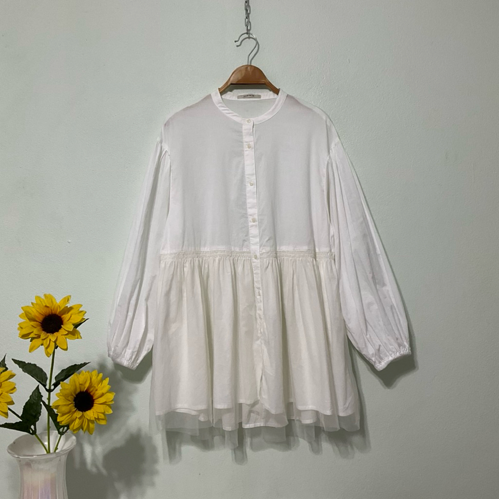 ST298 เสื้อเชิ้ตระบาย แขนพอง คอจีน EASE BLUE สีขาวครีมไซส์ L อกผ้า42“ยาว31”ทรงสวยมาก