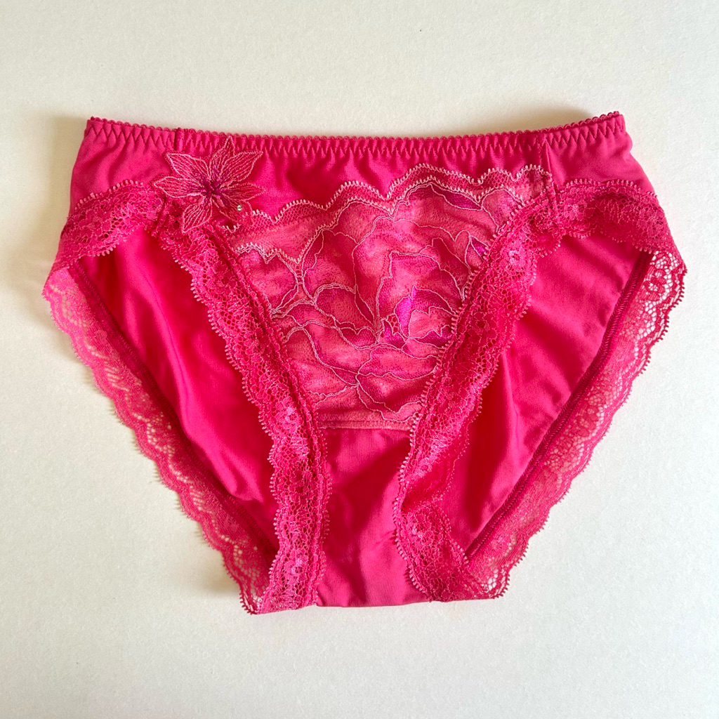 กางเกงใน wacoal  ผ้า Nylon  เอว 24-26 ใหม่ตัดป้าย🇯🇵