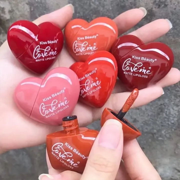 ลิปกลอส Kiss Beauty Love Me ปากฉ่ำวาว      Kiss Beauty Lip Gloss – Hydrating Shine