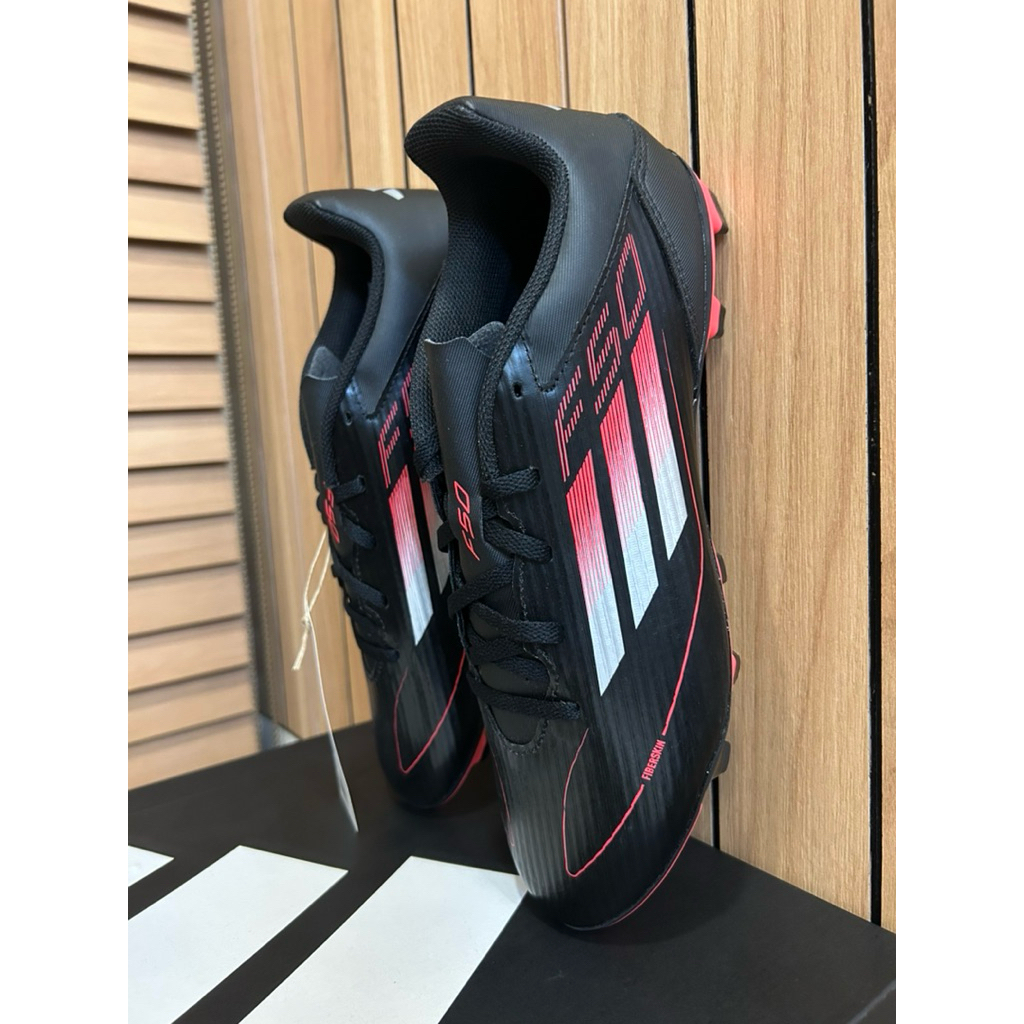 Adidas F50 Club FG / MG รองเท้าฟุตบอล ค่ะ