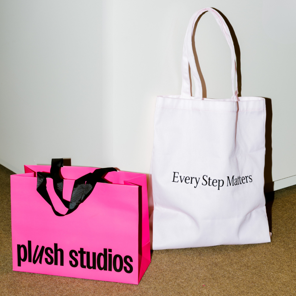 Plush Studios Tote Bag สีชมพูอ่อน