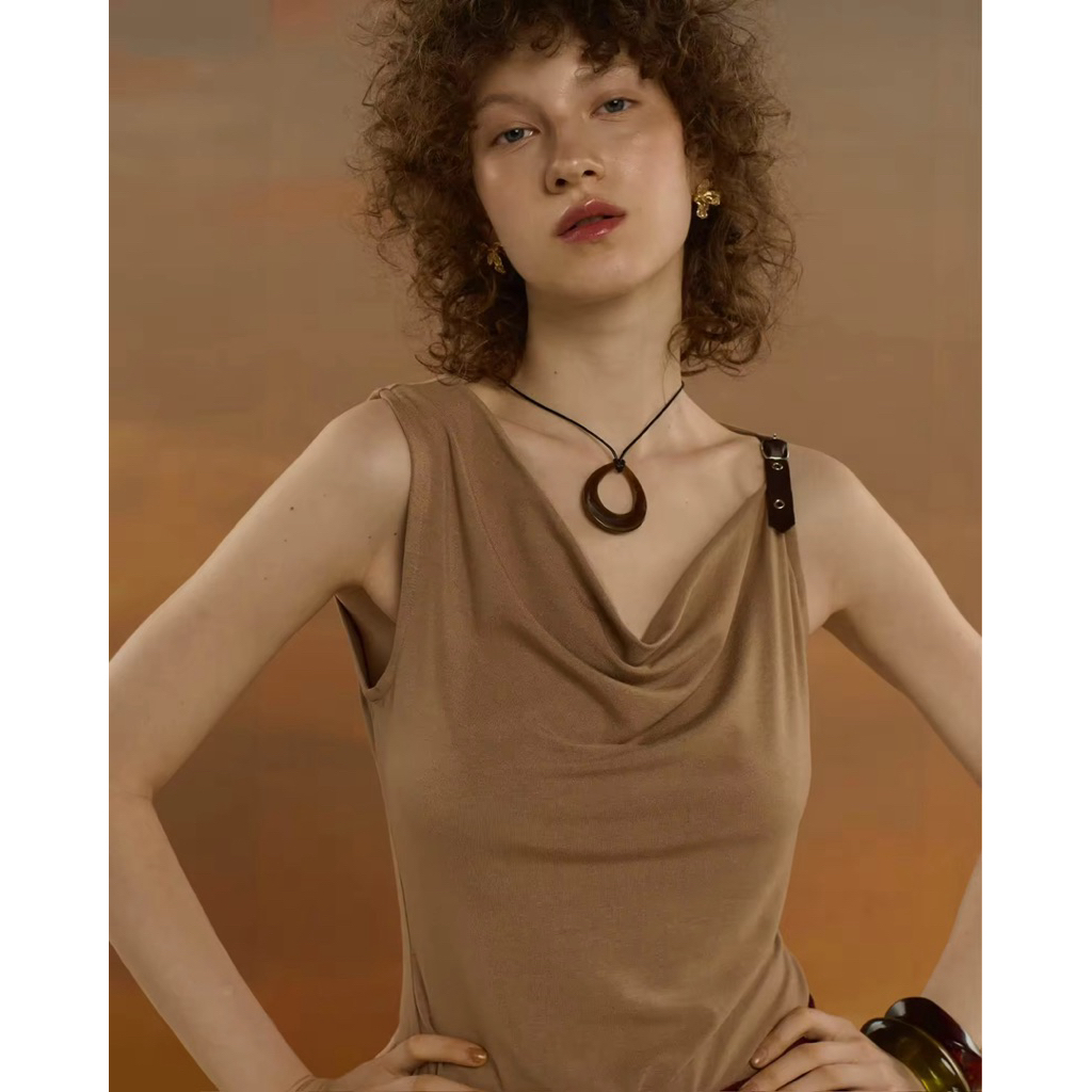 STUDIO UNKNOWN - June Leather Strap Top  เสื้อกล้ามคอถ่วงตกแต่ง สายหนังปรับระดับได้