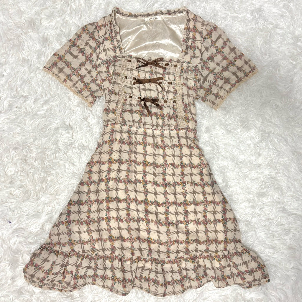 𝜗𝜚 minidress — เดรส axes femme 𓂃⋆｡