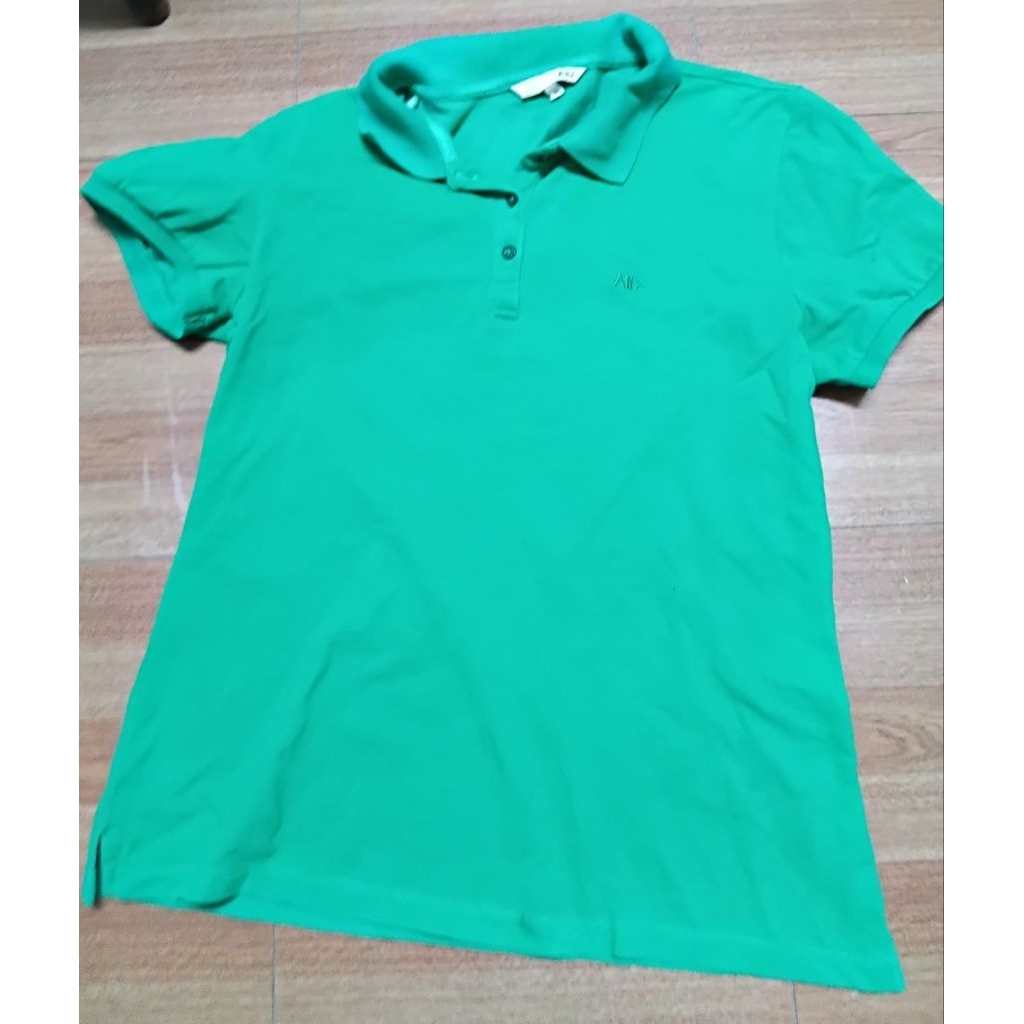 เสื้อโปโล AIIZ แท้ size xl หญิง  อก 40 นิ้ว ไหล่ 17 นิ้ว ยาว 24  นิ้ว ไม่มีตำหนิ