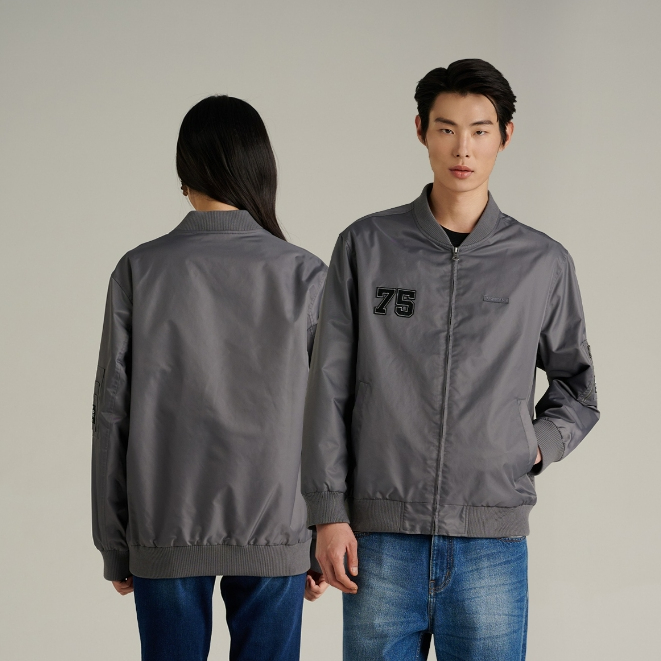 Mc JEANS (แม็คยีนส์) เสื้อแจ็คเก็ต Unisex เสื้อแจ็คเก็ตบอมเบอร์ ทรงเรกูลาร์ Regular Fit Bomber Jacket สีเทากลาง MJCZ096