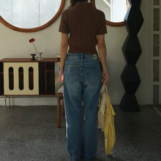 5pm.sun | the real jeans : กางเกงยีนส์ทรง loose fit พร้อมป้ายหนังเลข 5 signature :-)