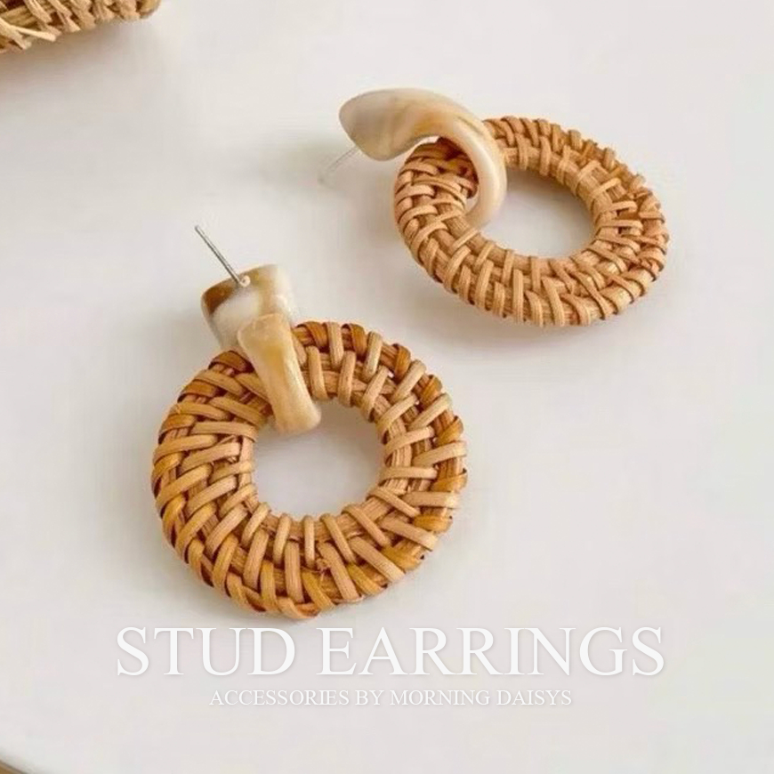 MORNINGDAISY ต่างหูแบบเสียบตกแต่งหวาย  Summer collection
