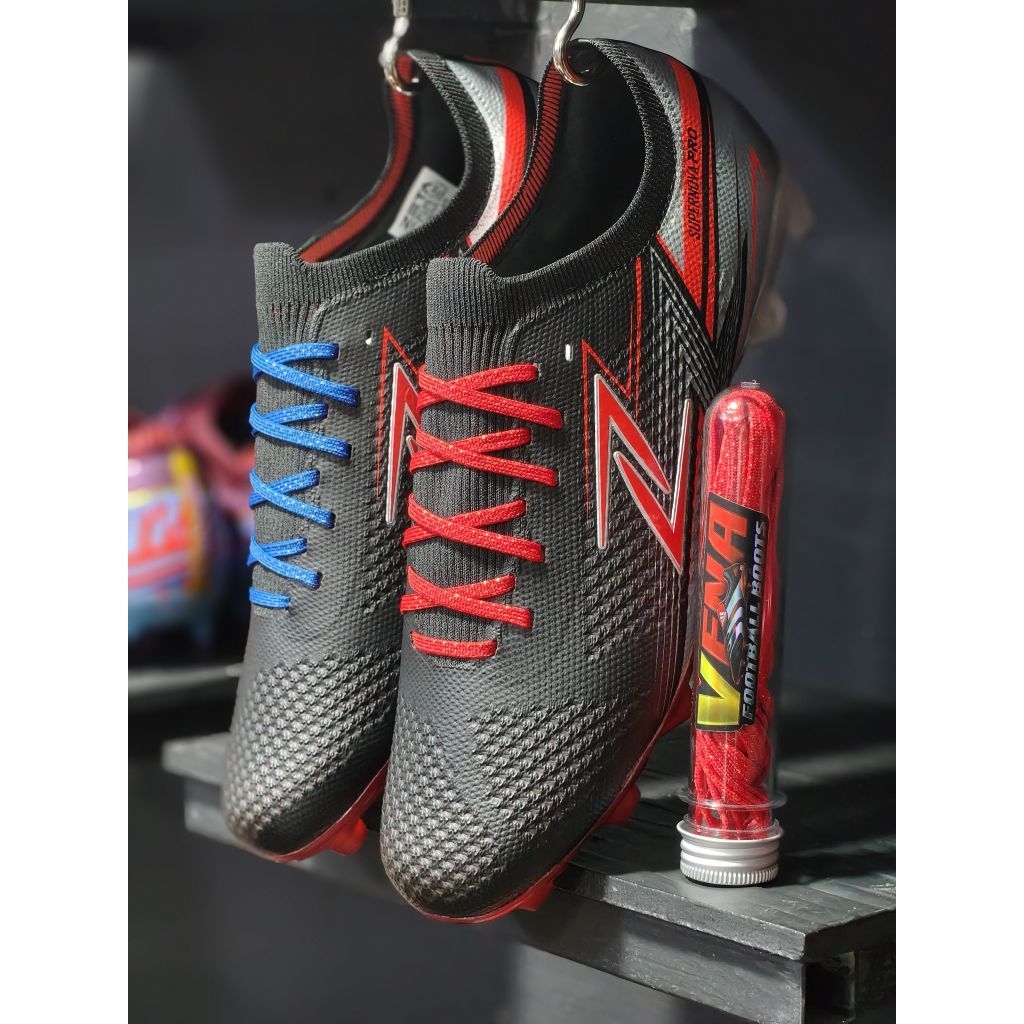 ZETA (รุ่น SUPERNOVA PRO ) รองเท้าสตั๊ด UPPER ทำ จากผ้าทอ flykni สวมใส่สบาย มีไซส์ 39-43