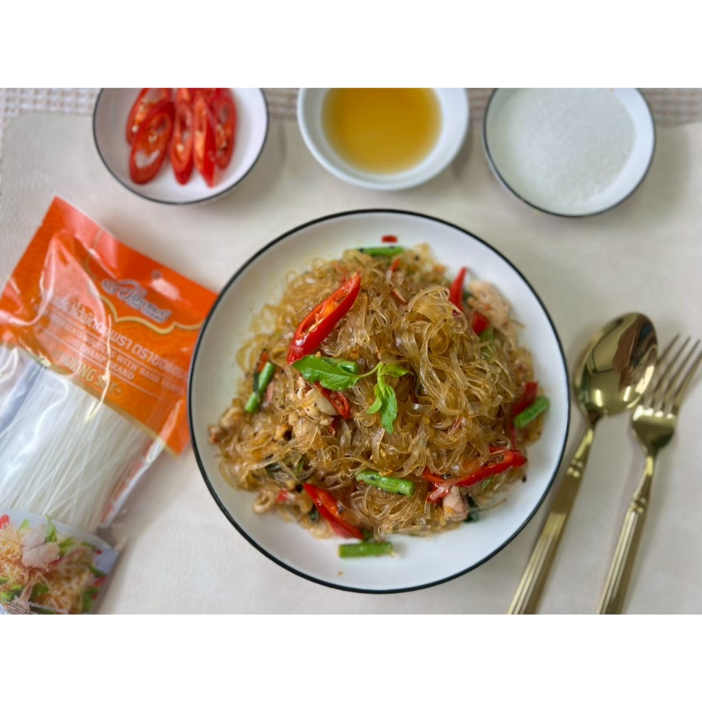 เส้นเซี่ยงไฮ้ผัดกะเพรา ตราชอแชมป์ 4 ซอง กะเพราสำเร็จรูป