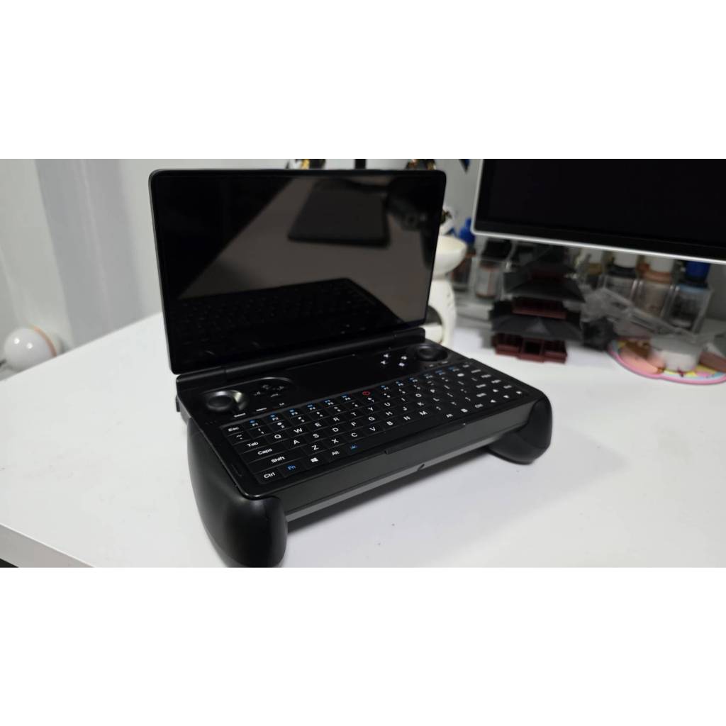 GPD WIN MINI  ปี 2024 7840U+32GB+2TB