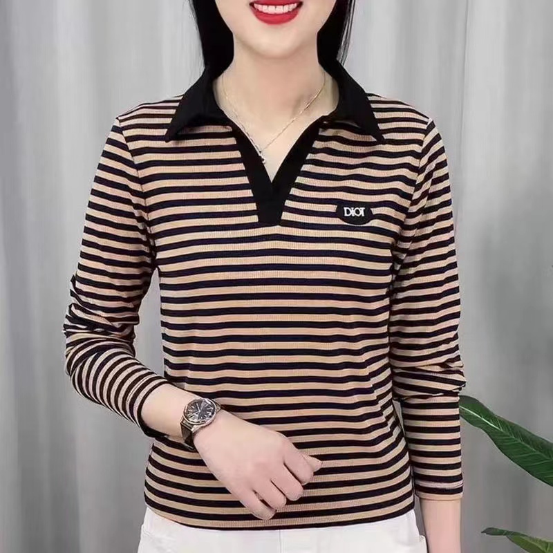 เสื้อยืดแขนยาวตัวใหม่ฤดูใบไม้ผลิและฤดูใบไม้ร่วง เสื้อยืดคอเต่าสตรีลายทาง เสื้อยืดโปโลสไตล์ไซส์ใหญ่ เทรนด์ของรางวัลชิคๆ