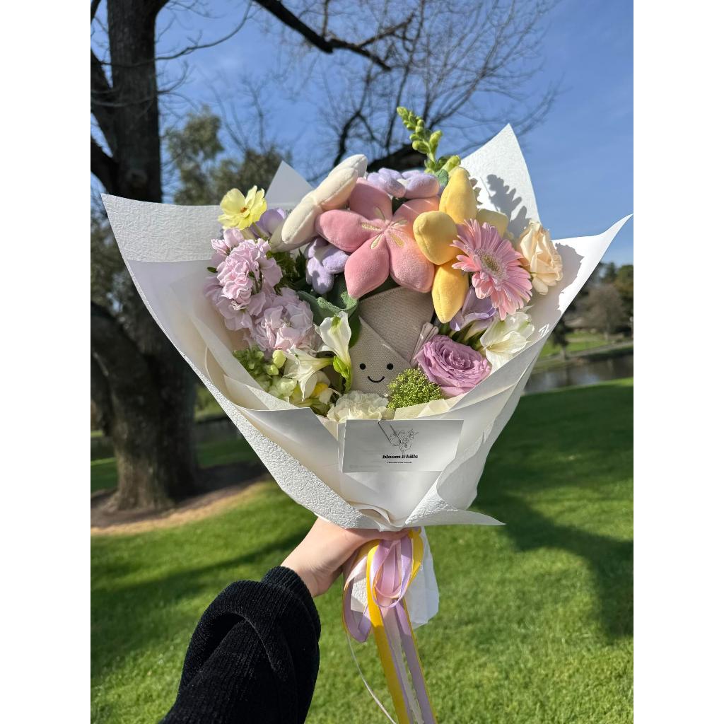 [กล่องของขวัญฟรี] ตุ๊กตา Jellycat Bouquet of Flowers 💐ของแท้ นุ่มและปลอดภัย-เหมาะสำหรับการมอบเป็นของ