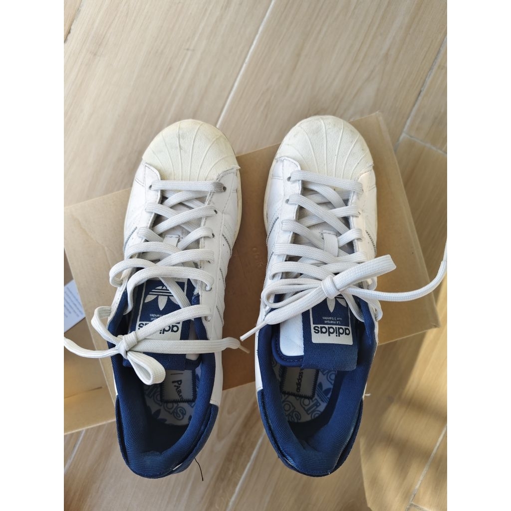 รองเท้าผ้าใบ  adidas ของแท้ ใส่น้อย Size uk4ครึ่ง. เหมาะกับเท้า 37 ซื้อมา 4,000 บาท