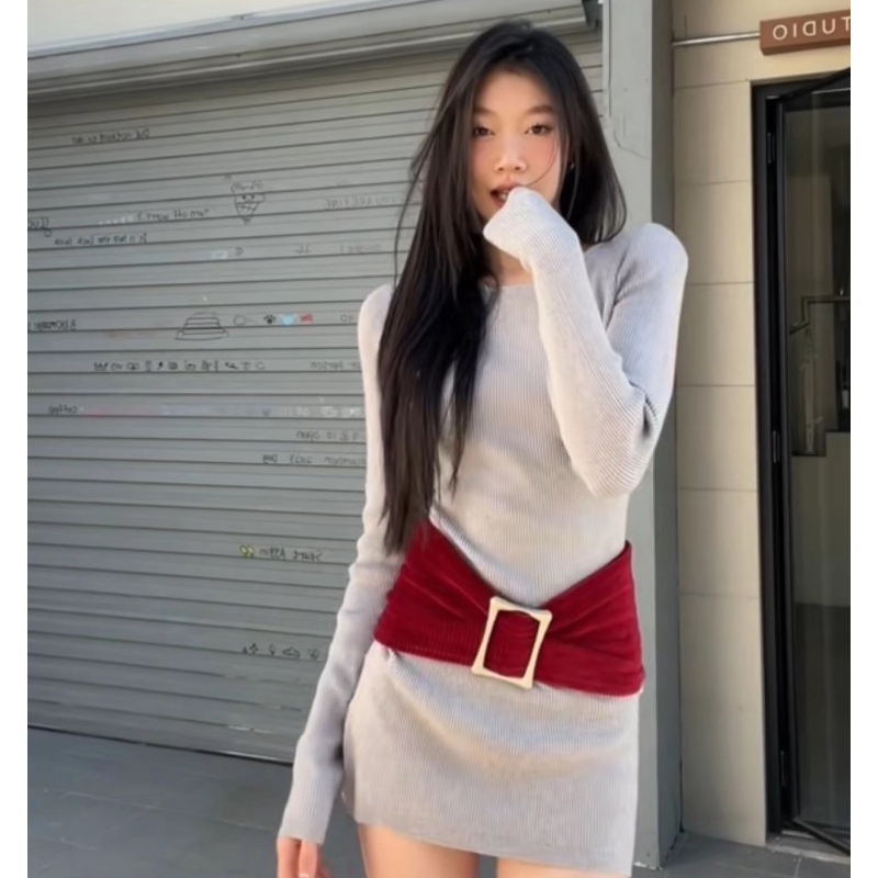 เดรสถักแขนยาวสีเทาเซ็กซี่สไตล์ยุโรปและอเมริกาสำหรับผู้หญิง สไตล์ใหม่ต้นฤดูใบไม้ผลิ ทรงเข้ารูปเน้นเอว กระโปรงสั้นเข้ารรูป
