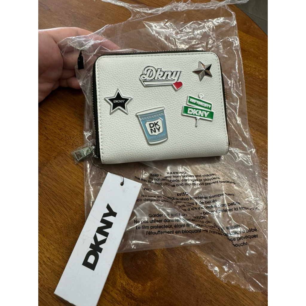 กระเป๋า dkny ของแท้ มือ1