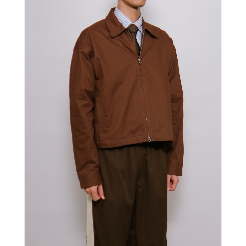 COMPOSE. ⭑ Basic Cropped Twill Jacket in Dark Brown | เสื้อแจ็กเก็ตแขนยาว ทรงครอป ผ้าลายทวิล สีน้ำตาลเข้ม