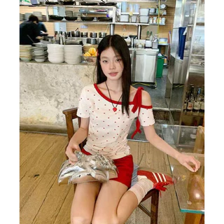 พร้อมส่งในไทย เสื้อยืดปาดไหล่ แขนสั้น ลายหัวใจ ไหล่เฉียง ดีเทลผูกไหล่🍒Lalita