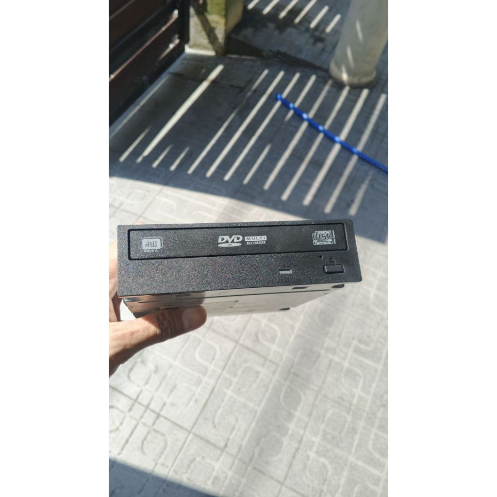 อ่านและเขียนแผ่น DVD และ CD ของคอมพิวเตอร์ แบบ sata