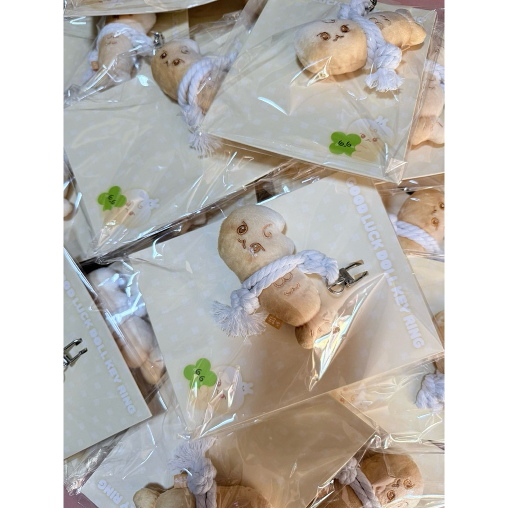 GoodLuckydollkeyring-doyoung