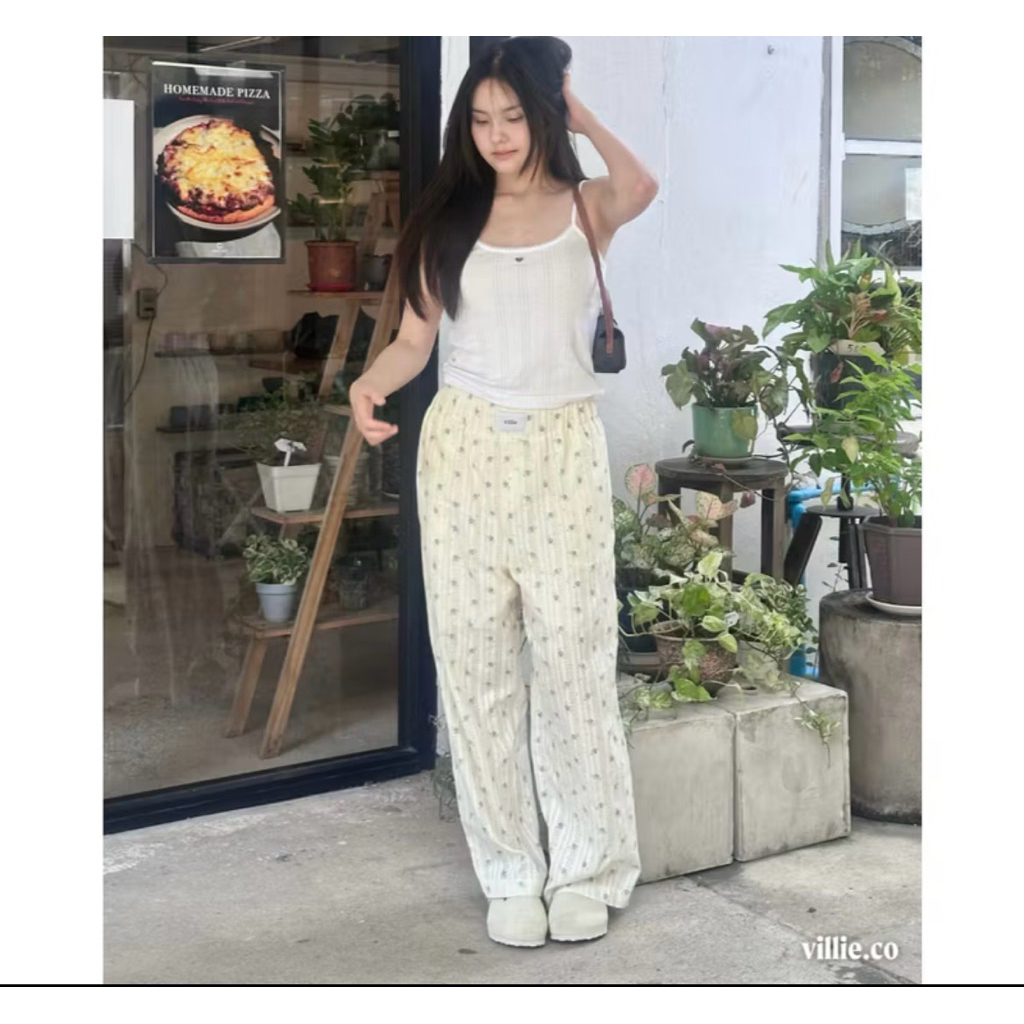 Ville Blossom Pants กางเกงขายาวผ้าลูกไม้ ลายดอกไม้สีฟ้า