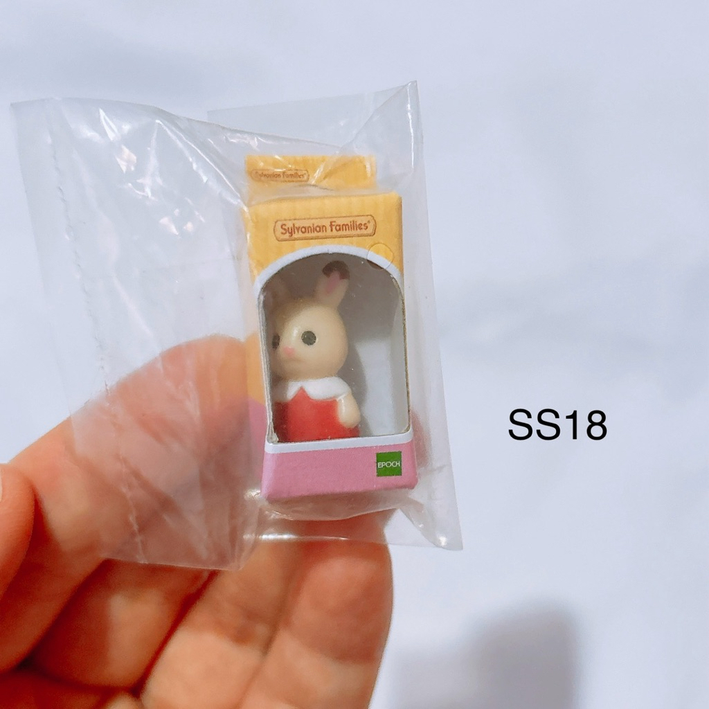 ตุ๊กตา จิ๋ว กาชาปอง ซิลวาเนี่ยน silvanian rabbit tiny one