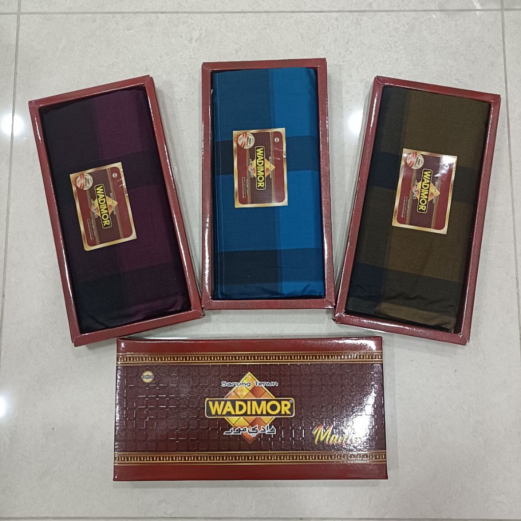 ผ้าโสร่งผู้ชาย   แบรนด์  WADIMOR ลายใหม่ๆ สวย ดูดี กว้าง 2 เมตร ผ้าไม่ลืน ซับน้ำดี เย็บแล้วกล่องแดง