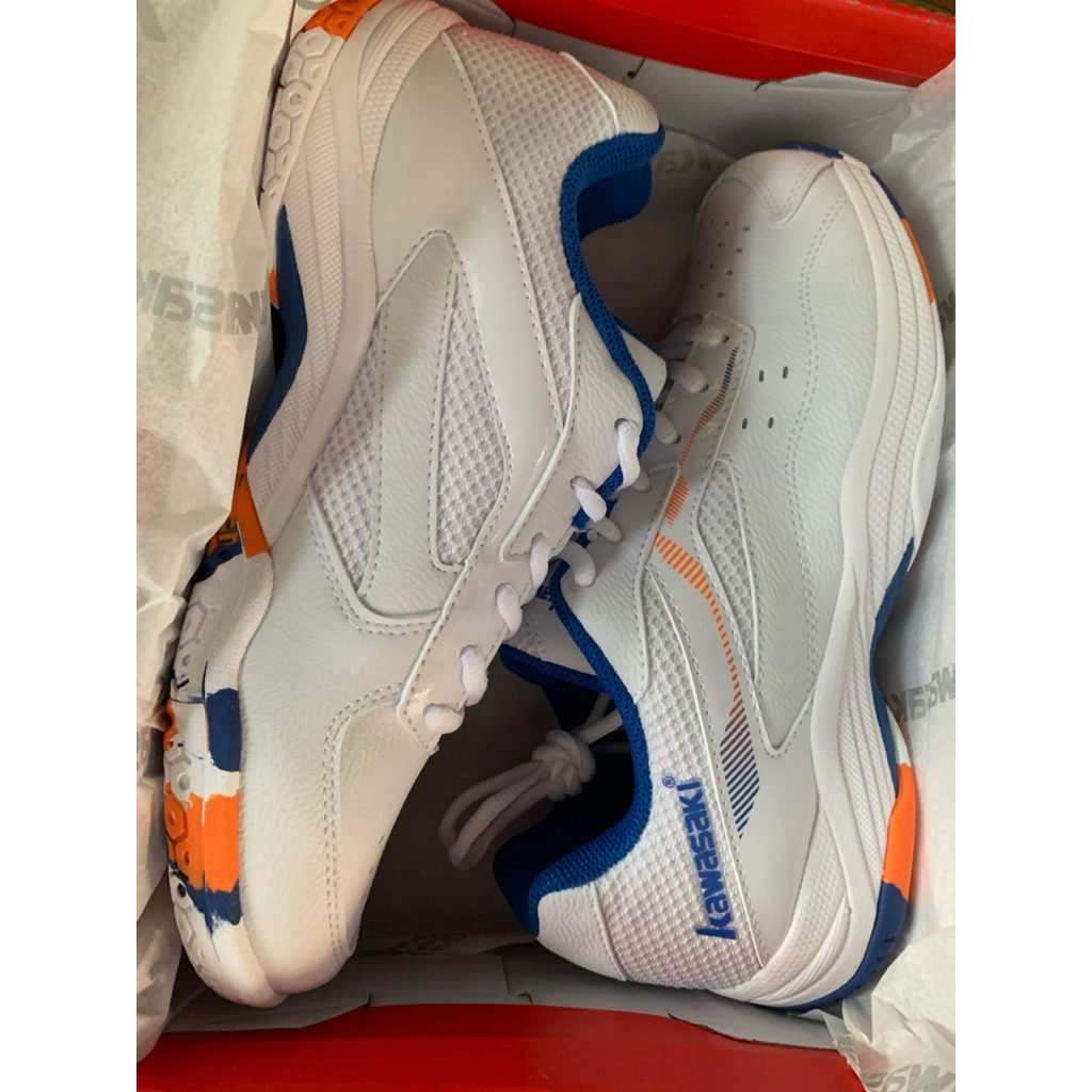 รองเท้าแบดมินตัน Kawasaki B3324 มือสอง สภาพดี น้ำหนักเบา สำหรับผู้ชายและผู้หญิง