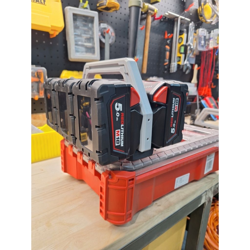 ที่เก็บแบตเตอรี่ สำหรับแบต Milwaukee M18
