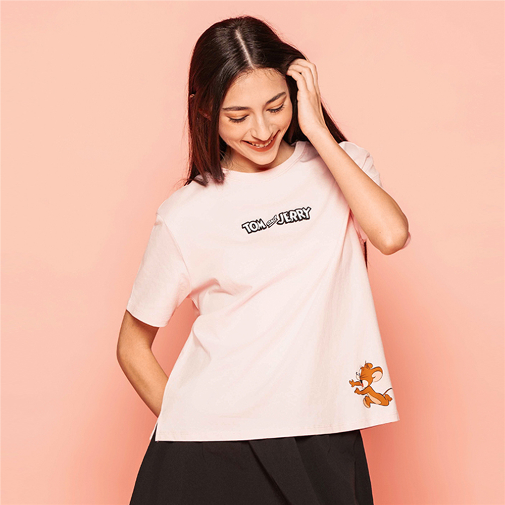 GIORDANO เสื้อยืดผู้หญิง Women's Boyfriend Printed Tee (Tom and Jerry) 05396261