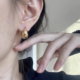 พร้อมส่ง Vipalis ต่างหูห่วงสีทองฝังเพชรดาว | Gold Star Hoop Earrings