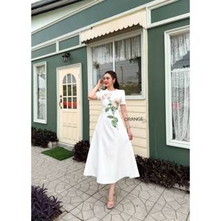 OR21907 เดรสขาวปักลายดอกไม้แน่นๆ ใส่ทำงาน ใส่เที่ยวได้