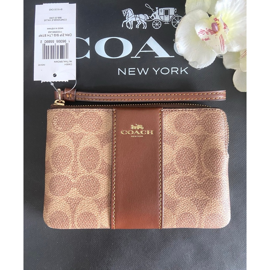 🤎🤎Coach แท้ 💯% Corner Zip Wristlet In Signature Canvas สี tan / brown🤎🤎