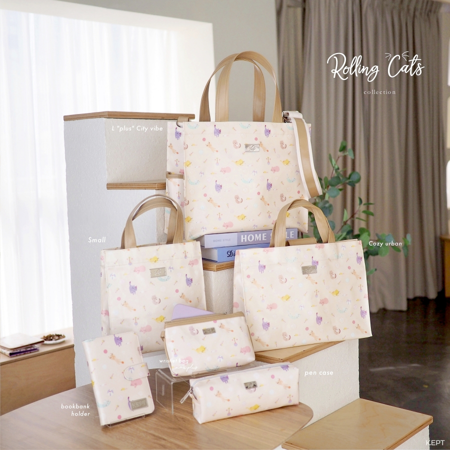 KEPT [รวมทุกขนาด] Rolling Cats (สายสีน้ำตาลbrown sugar) Collection กระเป๋าลายแมว rolling