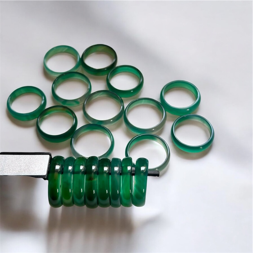 แหวนอาเกตเขียวแท้ (Green Agate) หนา 6 มม. แหวนหินมงคล สีเขียว เสริมโชคลาภ