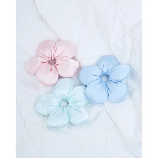 earika.earrings - candy bloom scrunchie สครันชี่ดอกไม้ ยางรัดผมดอกไม้ มี 3 สี ชมพู ฟ้า มิ้นต์ (เนื้อผ้าซาติน)