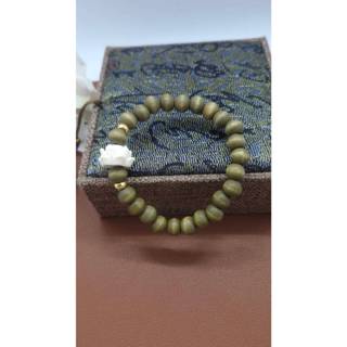 สร้อยข้อมือลูกปัดไม้ ดอกบัวขาว | เตือนสติ ใจสงบ สร้อยข้อมือโ…