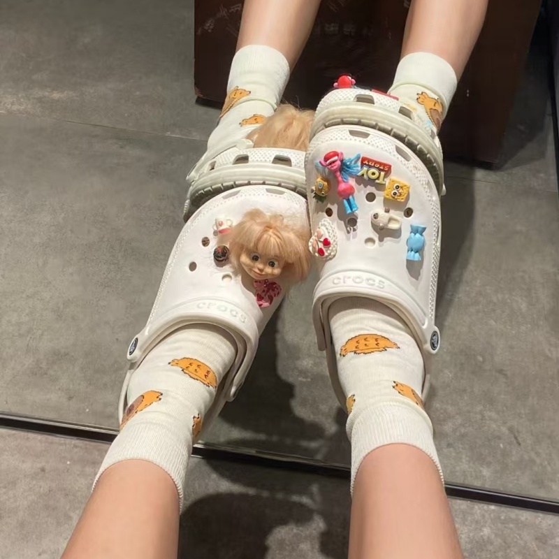 Crocs Classic clog EVA แฟชั่น เอนกประสงค์ รองเท้าแตะแบบเดี่ยวเหมาะสำหรับทั้งชายและหญิงสบายรองเท้าแตะ