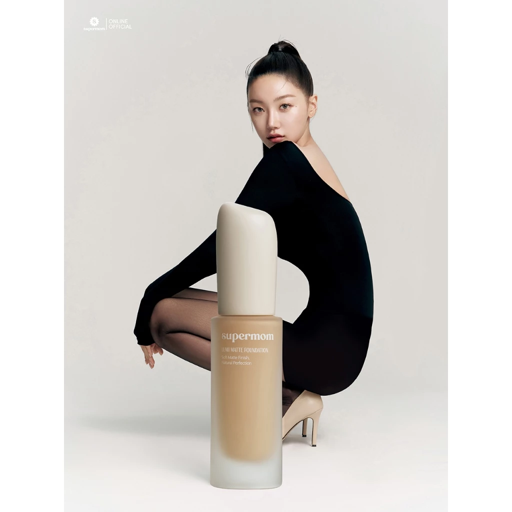 SUPERMOM l LUMI MATTE FOUNDATION SACHET รองพื้นเนื้อแมตต์แบบซอง ติดทน ปกปิดระดับปานกลาง Made in korea Vegan 8 กรัม thumbnail 3
